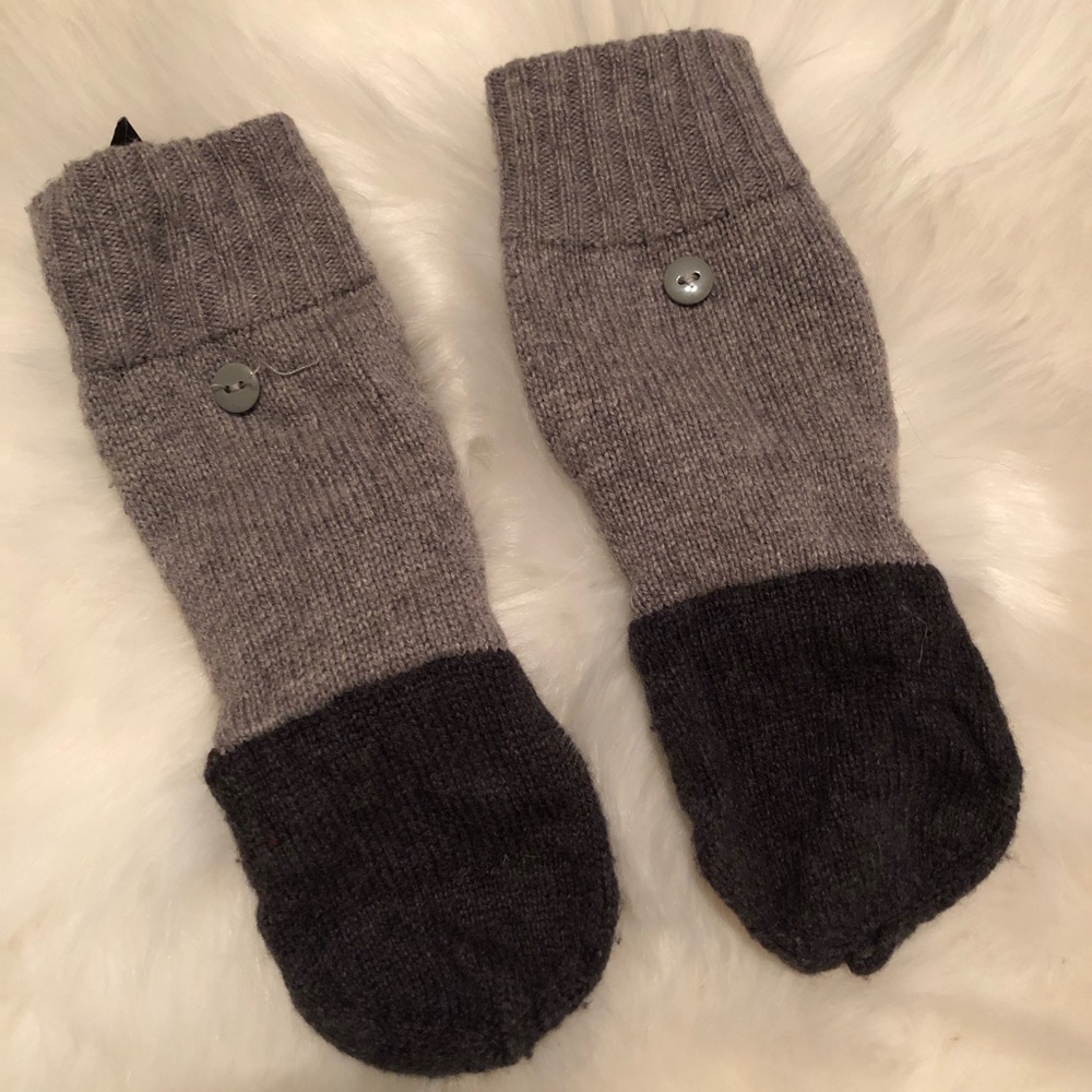Banana republic Mittens/gloves